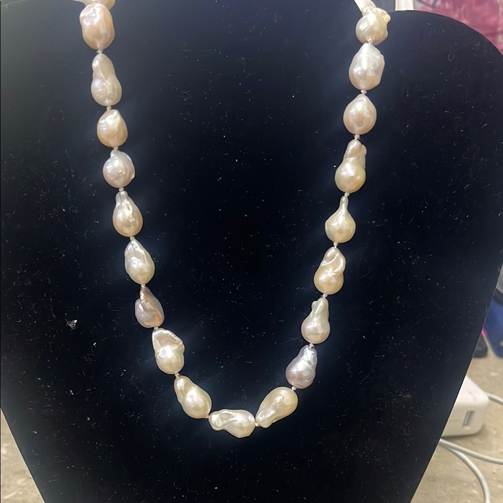 Elegant Pearl Necklace